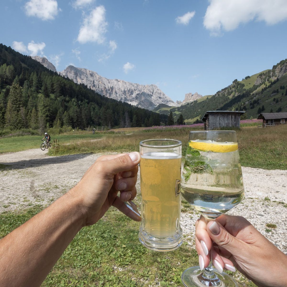 micheluzzi hütte val di fassa aperitif